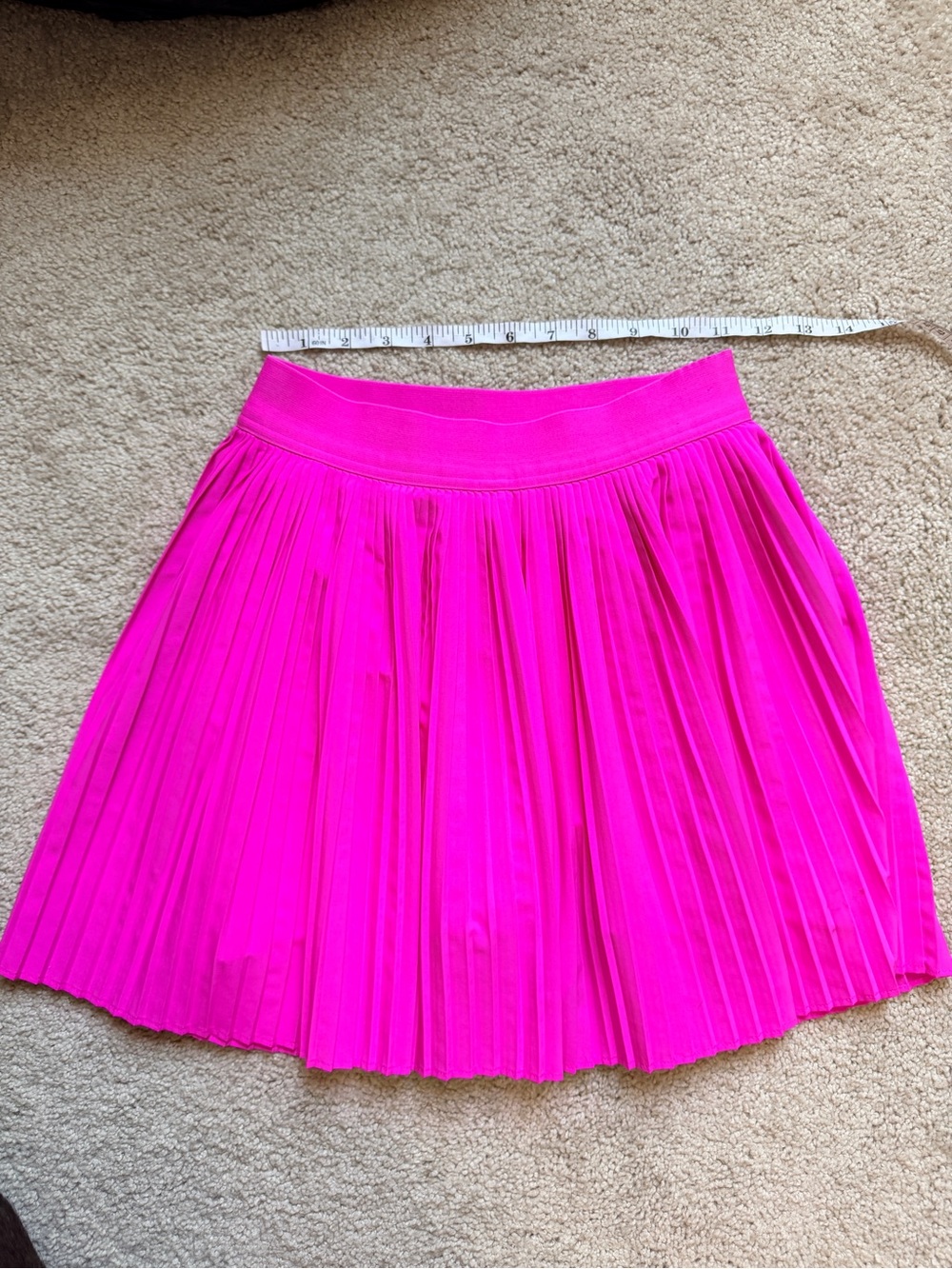 High-Waist Hot Pink Pleated Circle Atheltic Skirt in Vibrant Pink